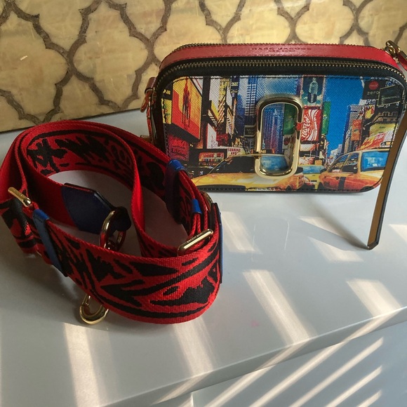 Marc Jacobs snapshot postcard printed embossed leather crossbody. - Picture 4 of 8